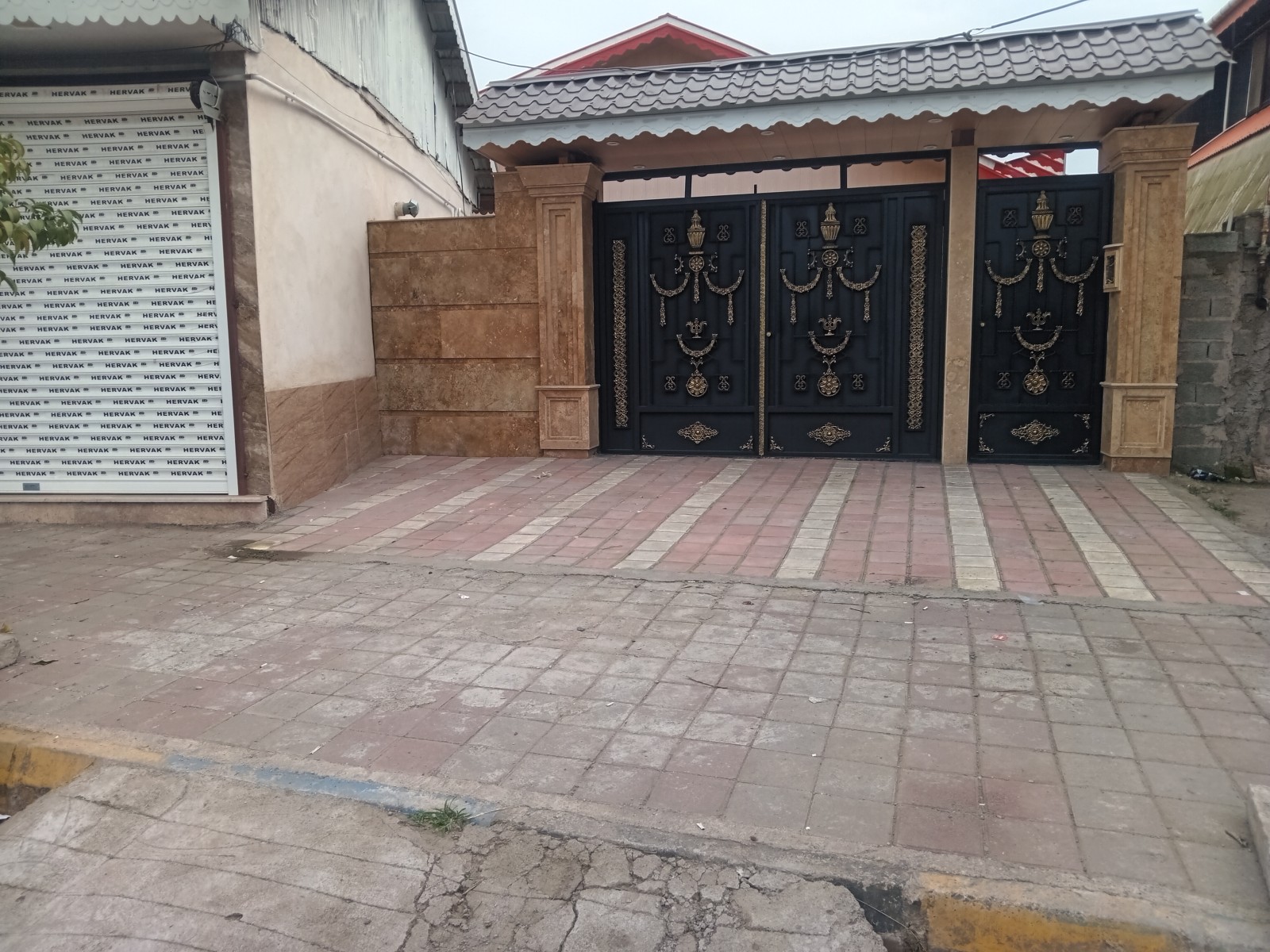 ورودی اقامتگاه