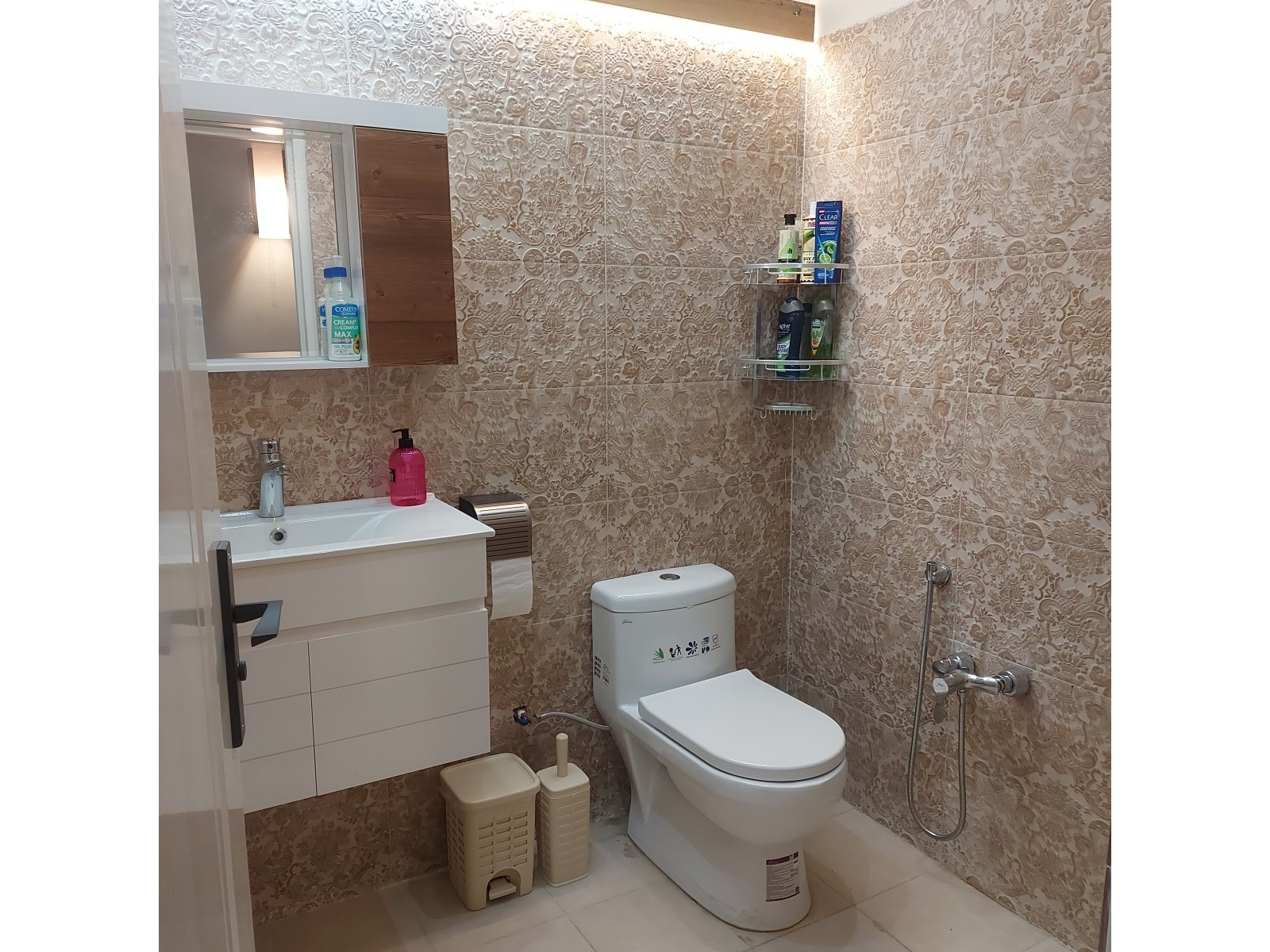 حمام و سرویس بهداشتی