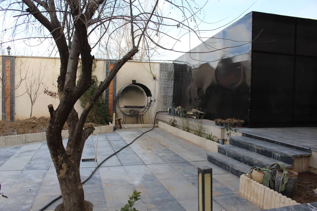 حیاط