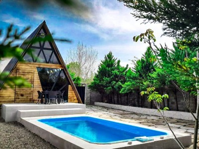 کلبه سوئیسی با استخر آبگرم "فوکا" در رشت