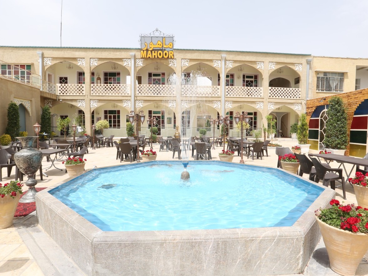 حیاط