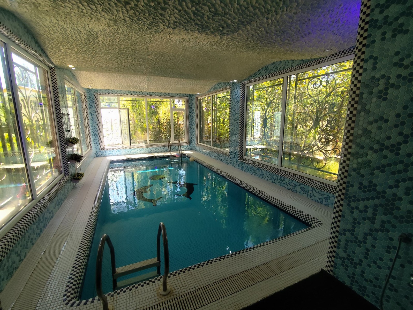 استخر استخر