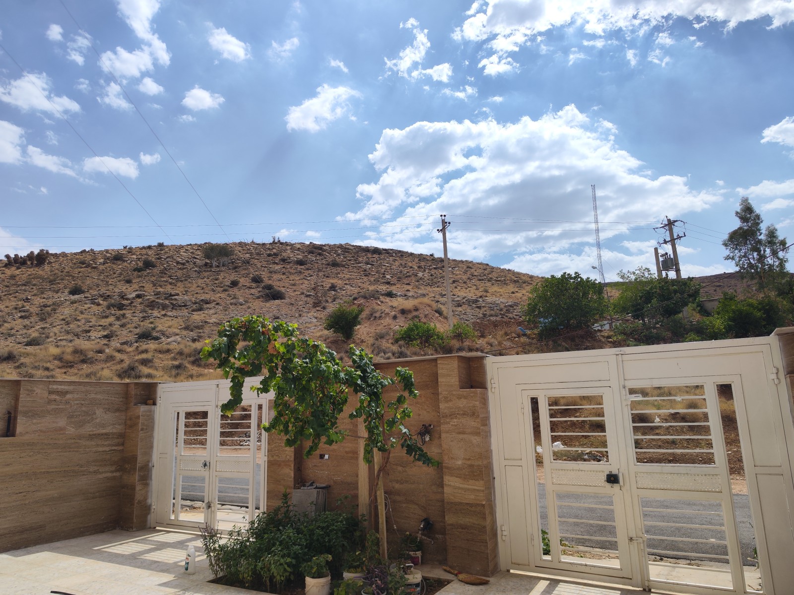 ورودی اقامتگاه