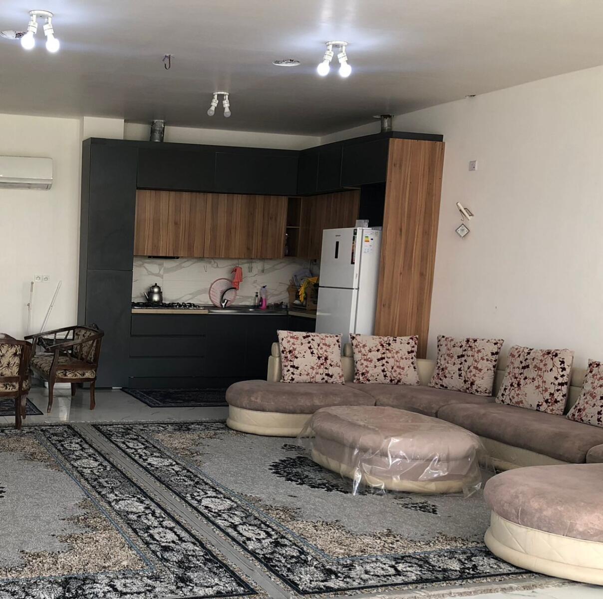 اتاق پذیرایی و آشپزخانه اتاق پذیرایی و آشپزخانه