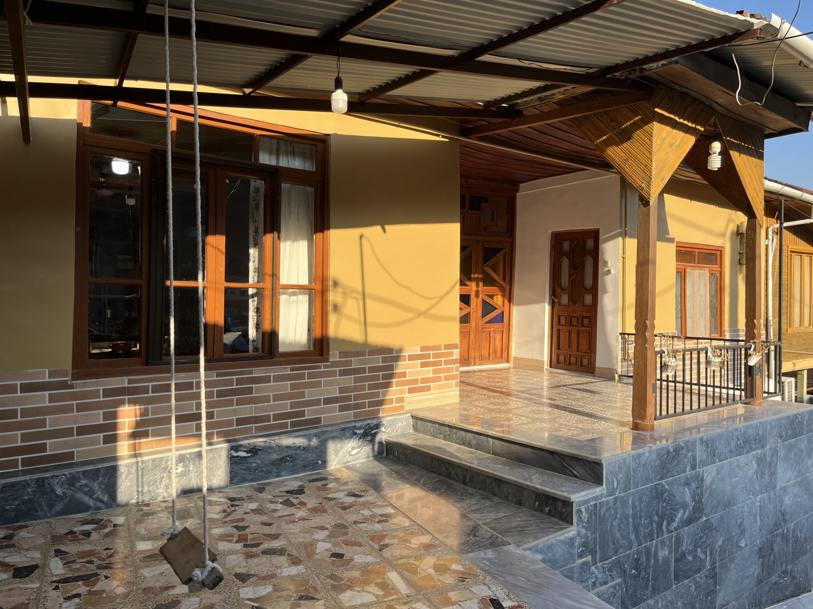 ورودی اقامتگاه ورودی اقامتگاه