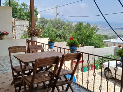 خانه حیاط دار "بهار و باران"