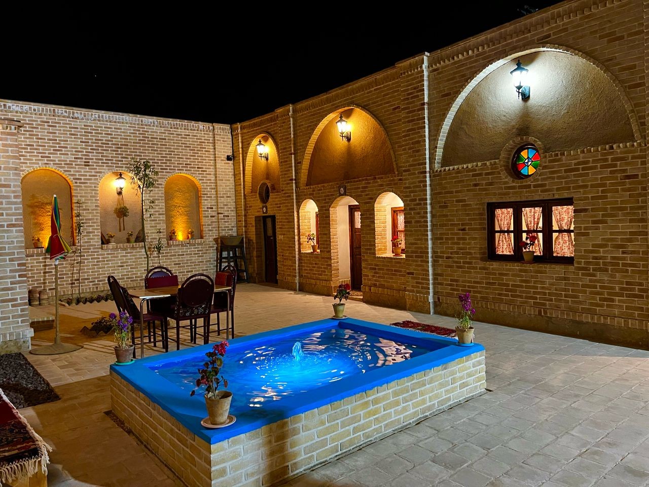 حیاط