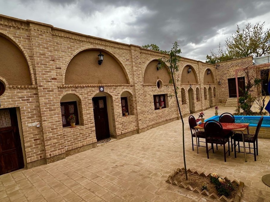 حیاط