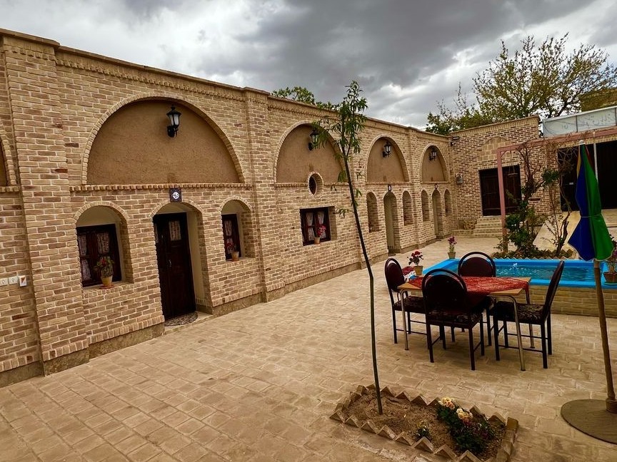 حیاط