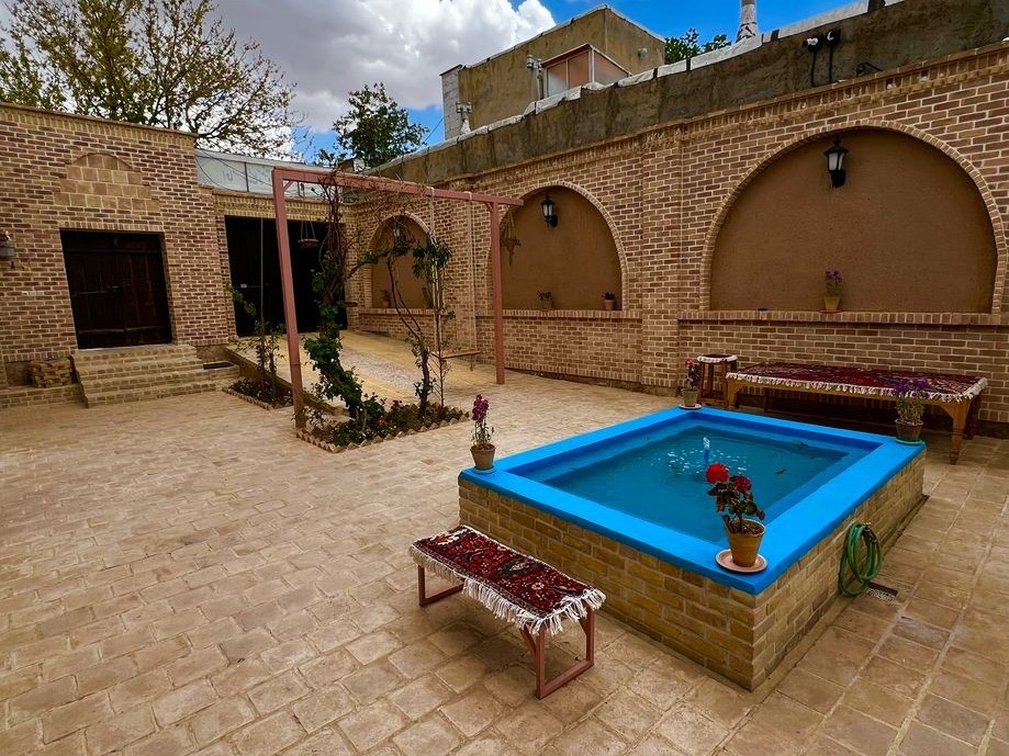 حیاط