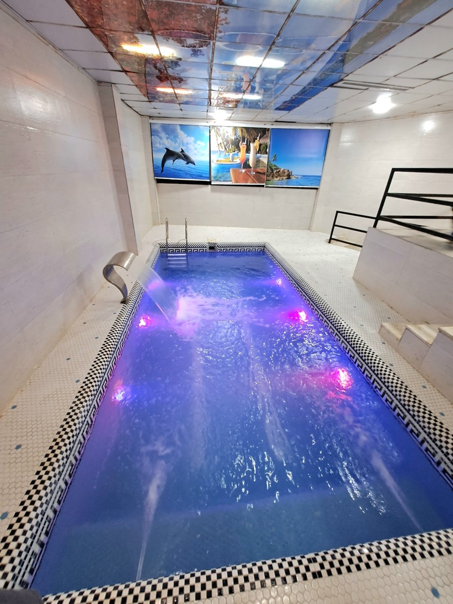 استخر استخر