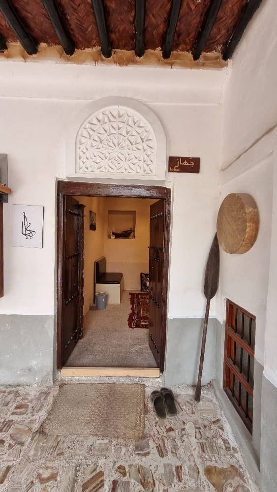 ورودی اقامتگاه ورودی اقامتگاه