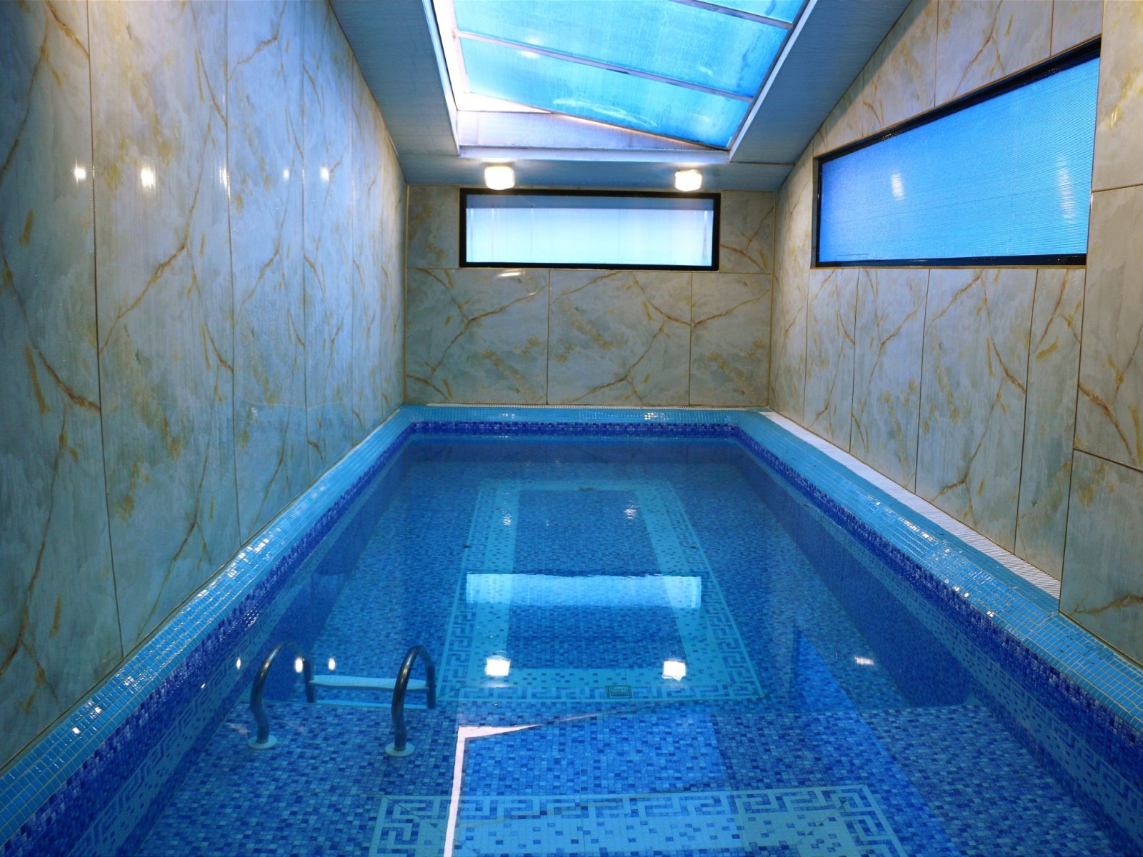 استخر استخر