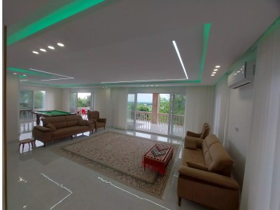 ویلای چهار خوابه با چشم انداز زیبا ویلای چهار خوابه با چشم انداز زیبا