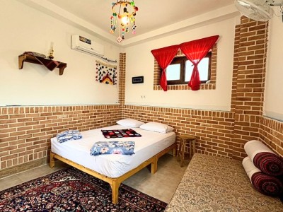 اقامتگاه بومگردی گلجان "اتاق شقایق"