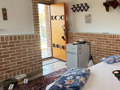 اقامتگاه بومگردی گلجان "اتاق شقایق"