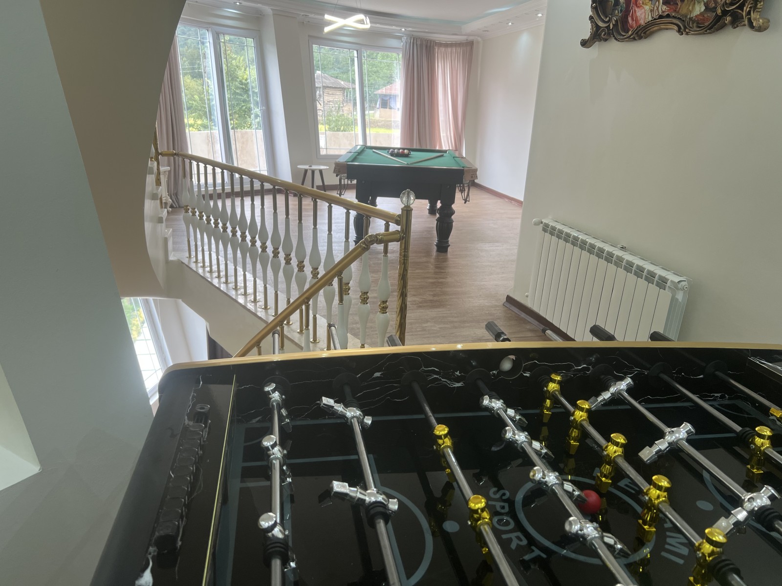 اتاق پذیرایی طبقهٔ دوم اتاق پذیرایی طبقهٔ دوم