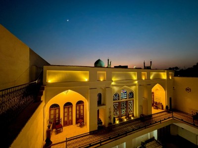 بوتیک هتل شاهان اتاق چهارتخته وزیری vip