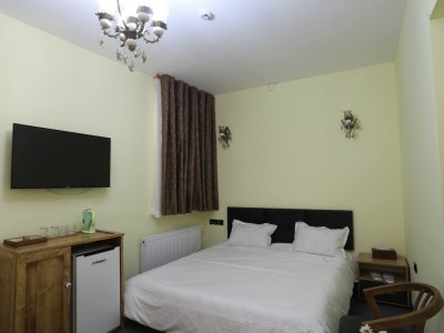 اقامتگاه سنتی خانه یار "اتاق مجنون"