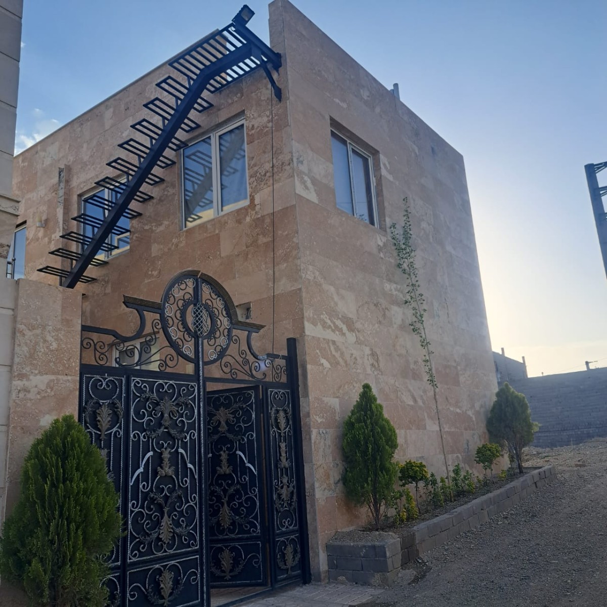 نمای ساختمان