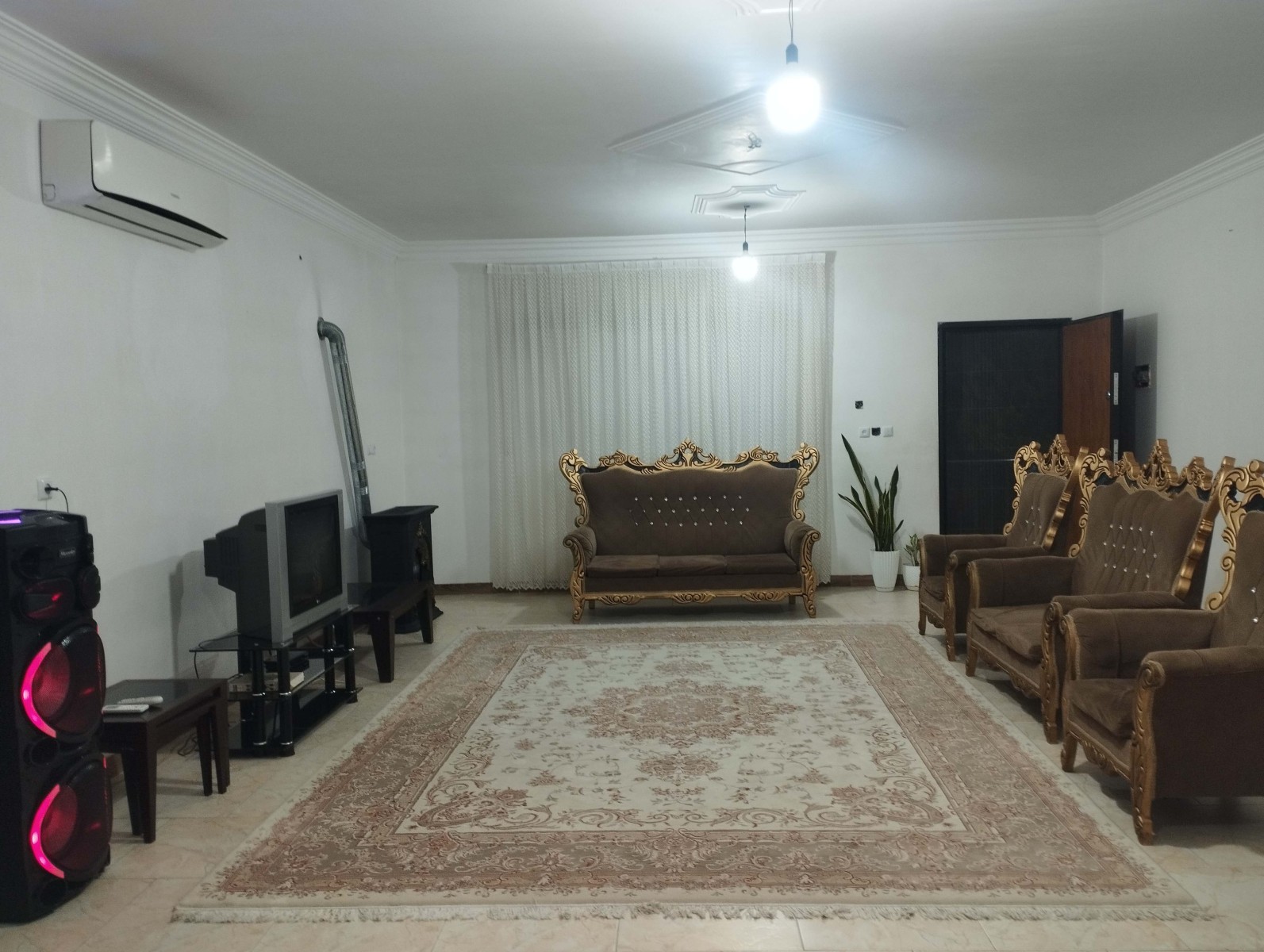 اتاق پذیرایی