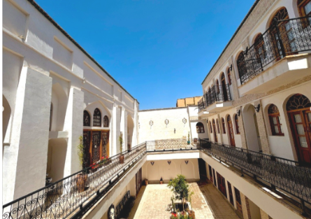 ورودی اقامتگاه ورودی اقامتگاه