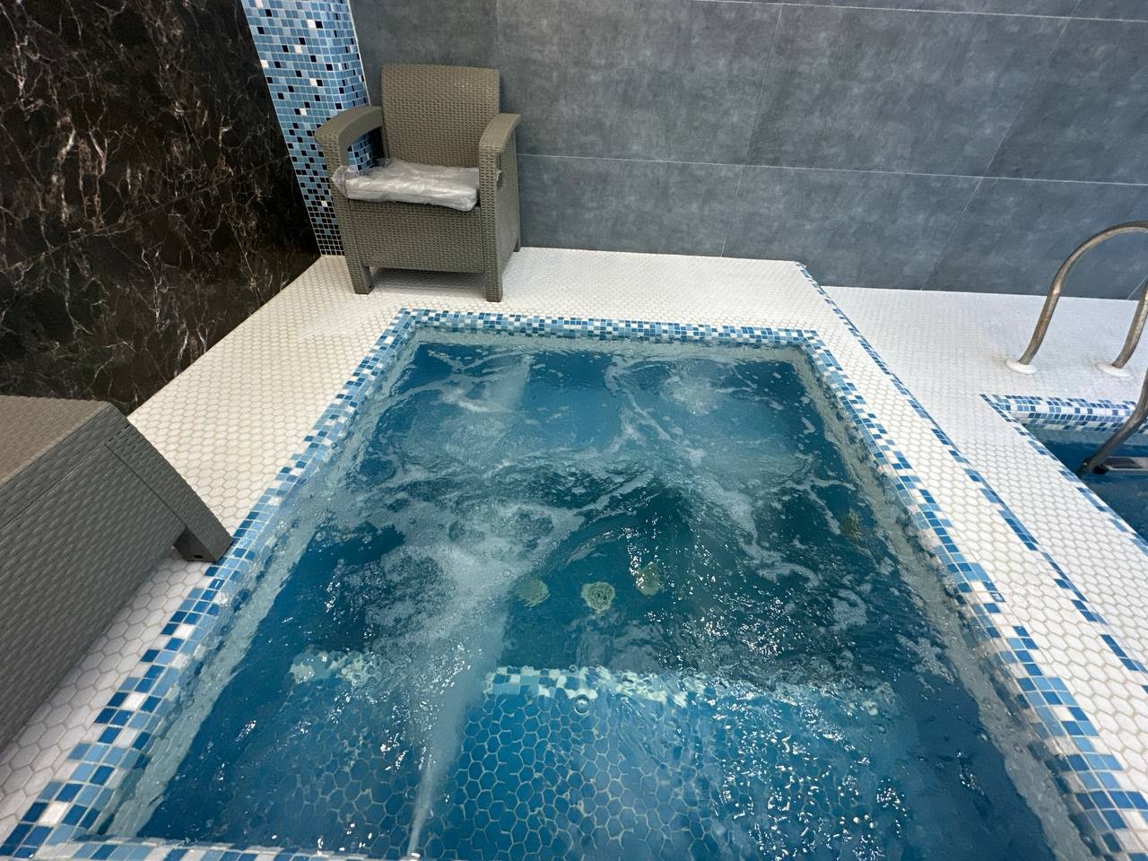 جکوزی جکوزی