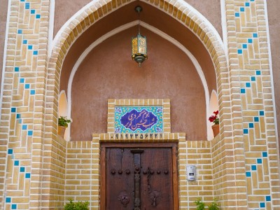 اقامتگاه بومگردی شب نشین کویر "اتاق نگارستان"