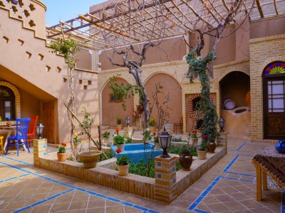 اقامتگاه بومگردی شب نشین کویر "اتاق بهارستان"