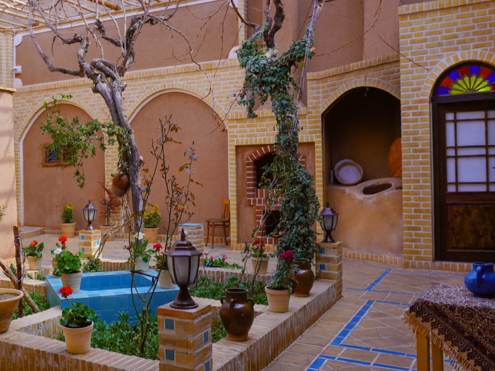 حیاط