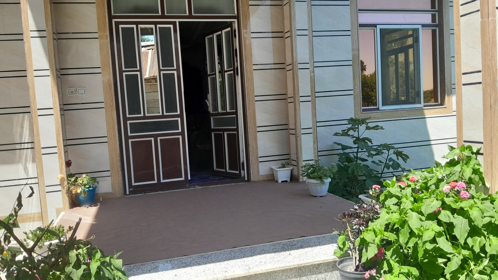 ورودی اقامتگاه