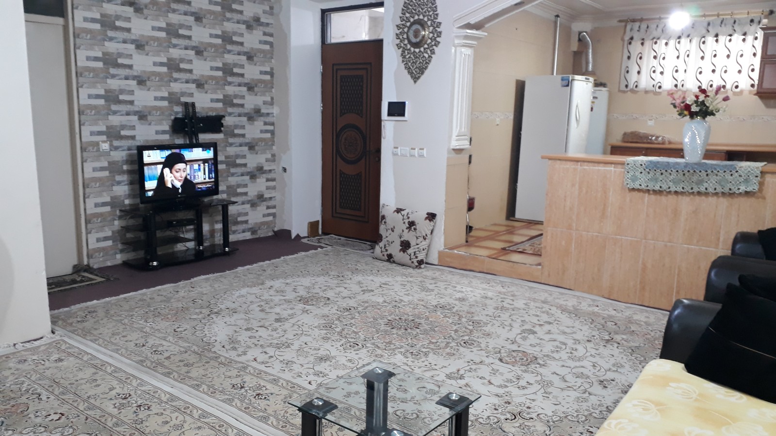 اتاق پذیرایی و آشپزخانه اتاق پذیرایی و آشپزخانه