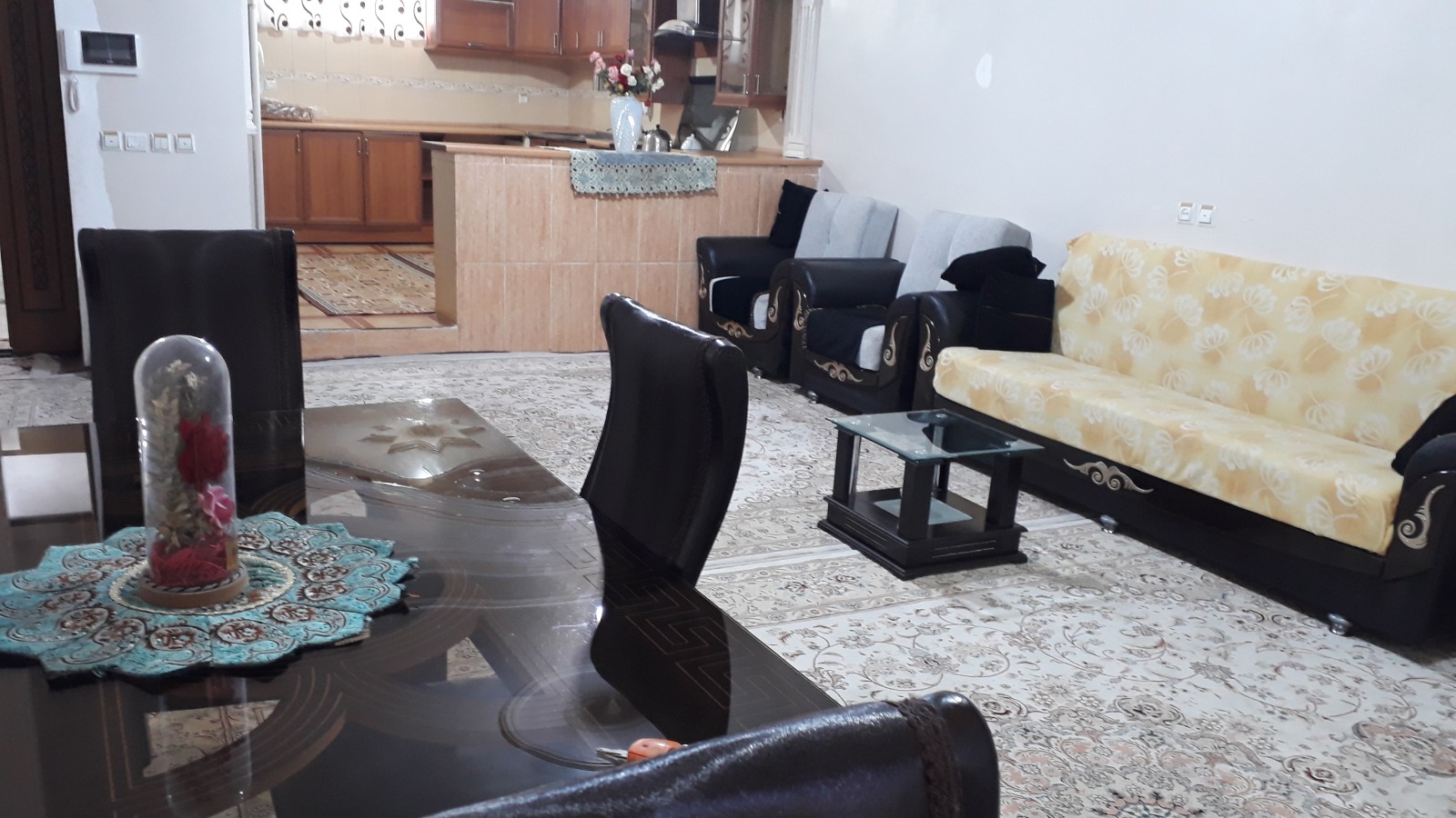 اتاق پذیرایی و آشپزخانه اتاق پذیرایی و آشپزخانه