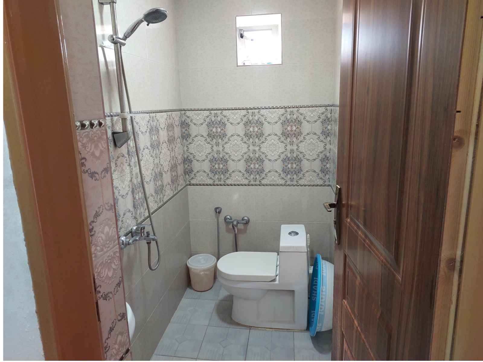 سرویس بهداشتی و حمام