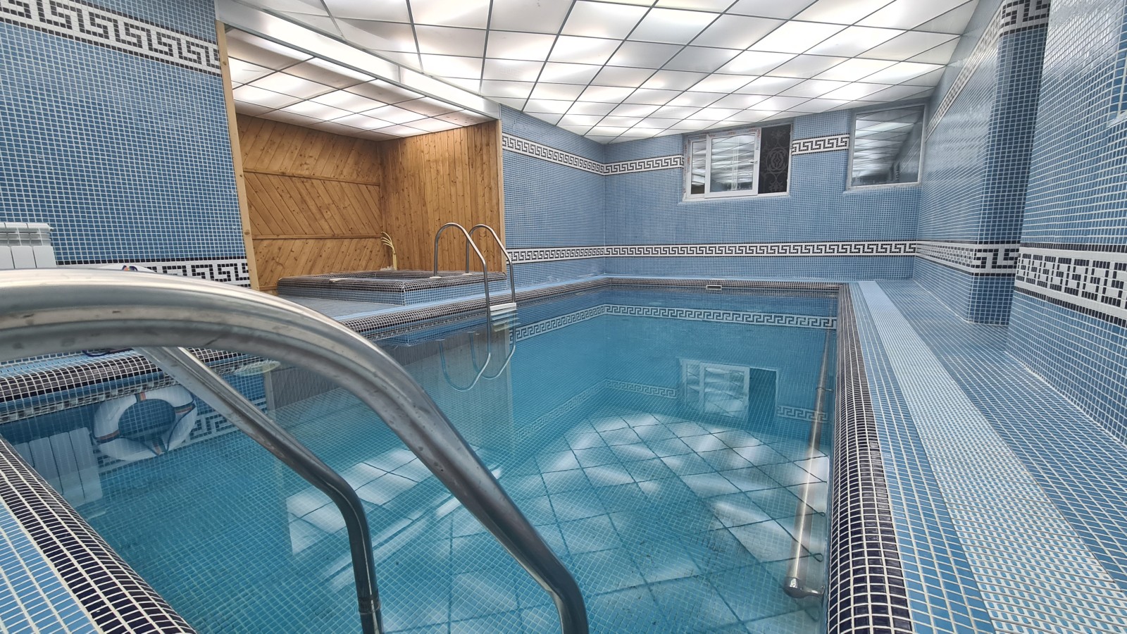 استخر استخر