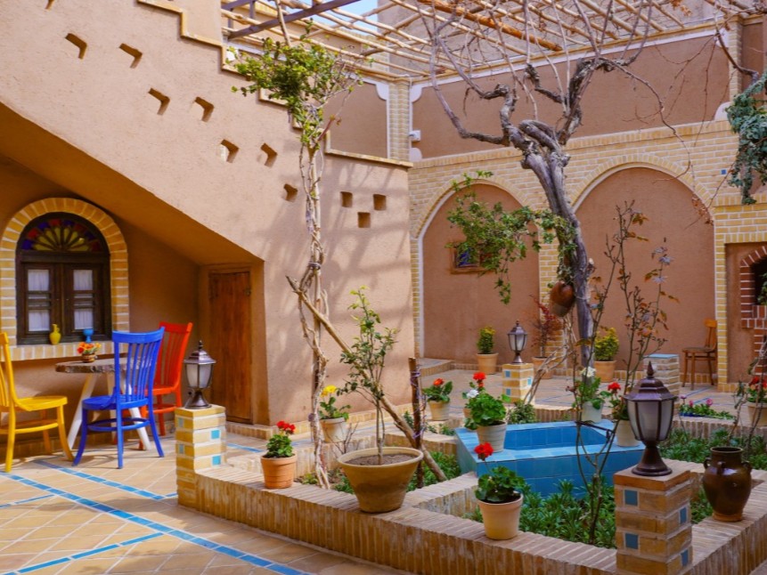 حیاط