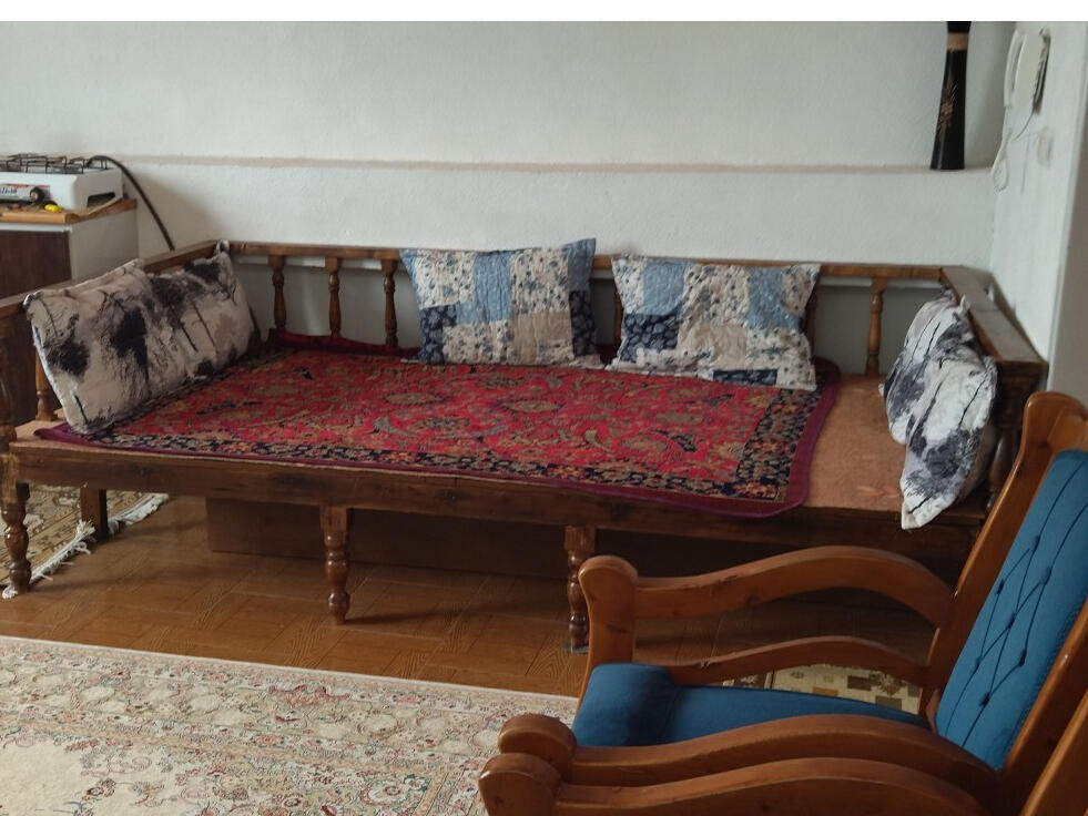 اتاق پذیرایی طبقهٔ دوم