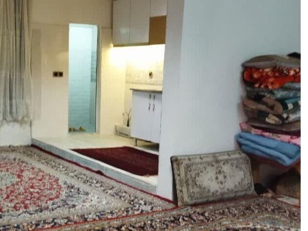 اتاق پذیرایی و آشپزخانه