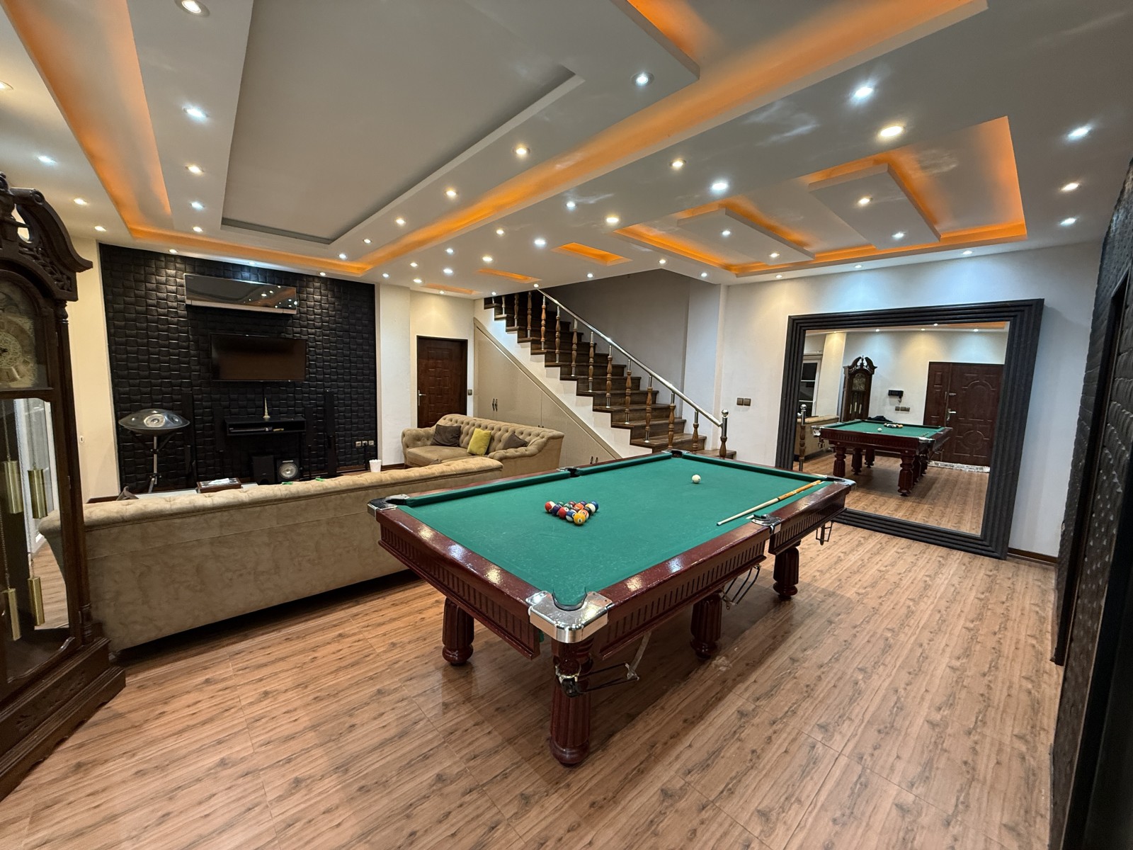 میز بیلیارد میز بیلیارد