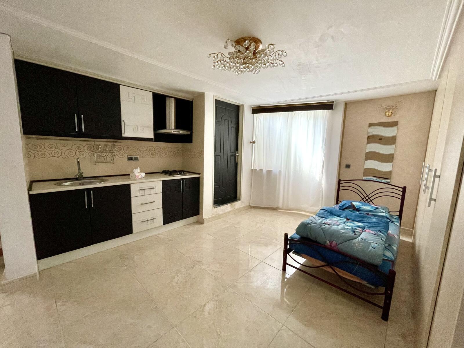 اتاق پذیرایی و آشپزخانه طبقه همکف اتاق پذیرایی و آشپزخانه طبقه همکف