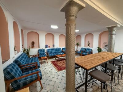 بومگردی الف (اتاق استاد تاج)