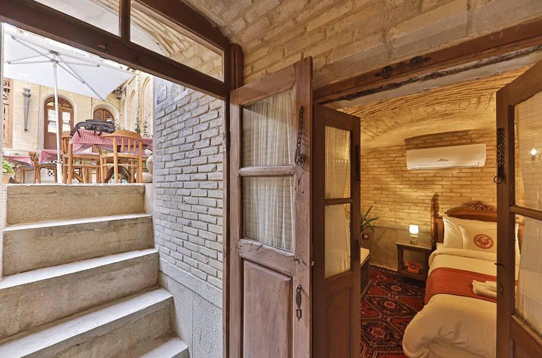 ورودی اقامتگاه ورودی اقامتگاه