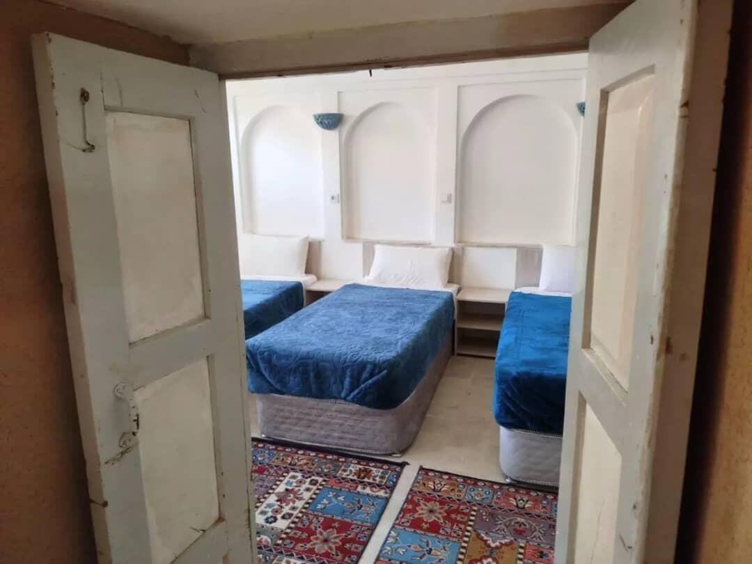 ورودی اقامتگاه ورودی اقامتگاه