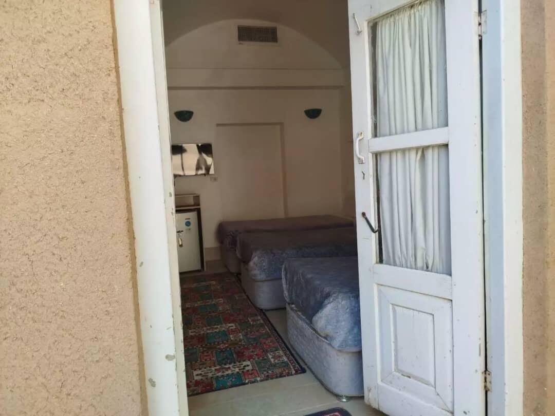 ورودی اقامتگاه ورودی اقامتگاه