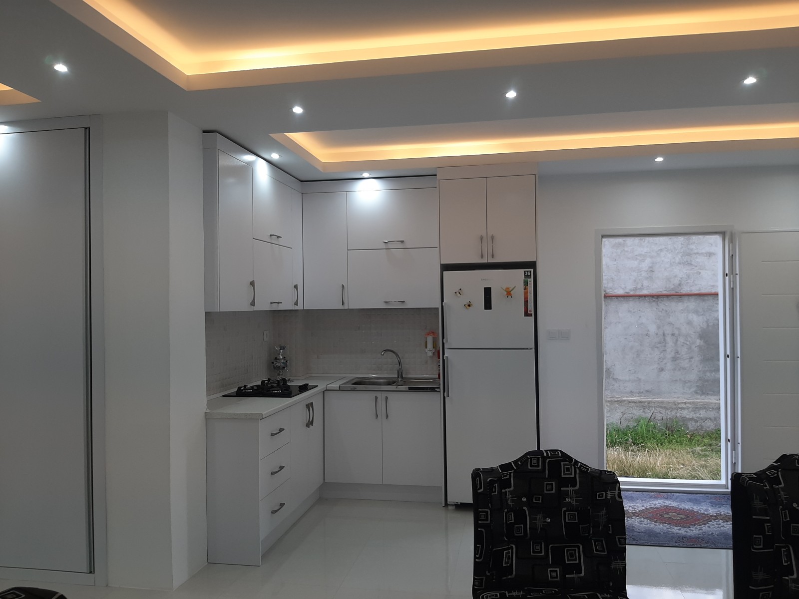 اتاق پذیرایی و آشپزخانه اتاق پذیرایی و آشپزخانه