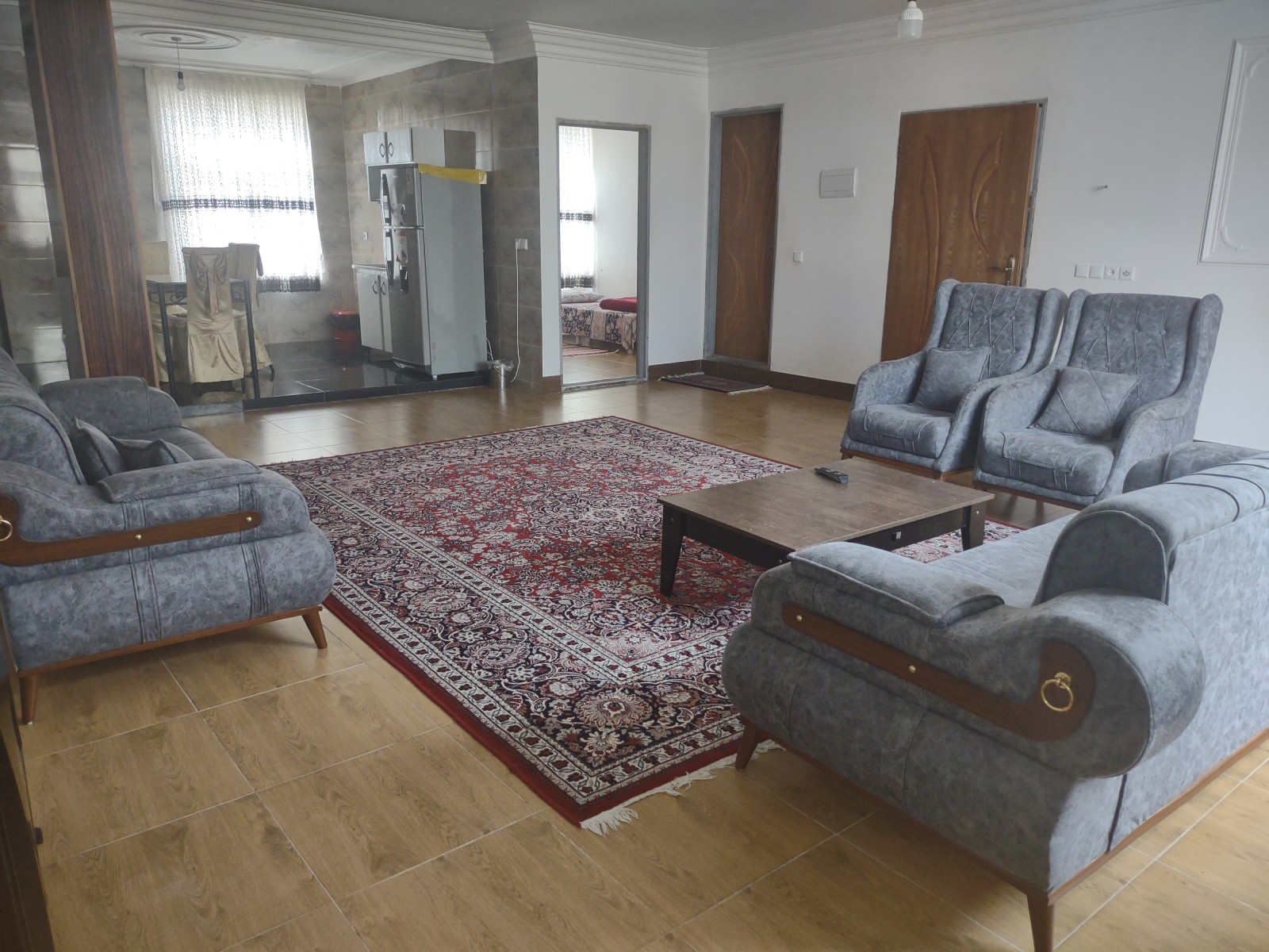 اتاق پذیرایی و آشپزخانه اتاق پذیرایی و آشپزخانه