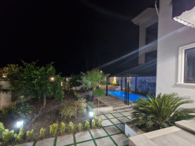 ویلای جنگلی استخردار با چشم انداز عالی ویلای جنگلی استخردار با چشم انداز عالی