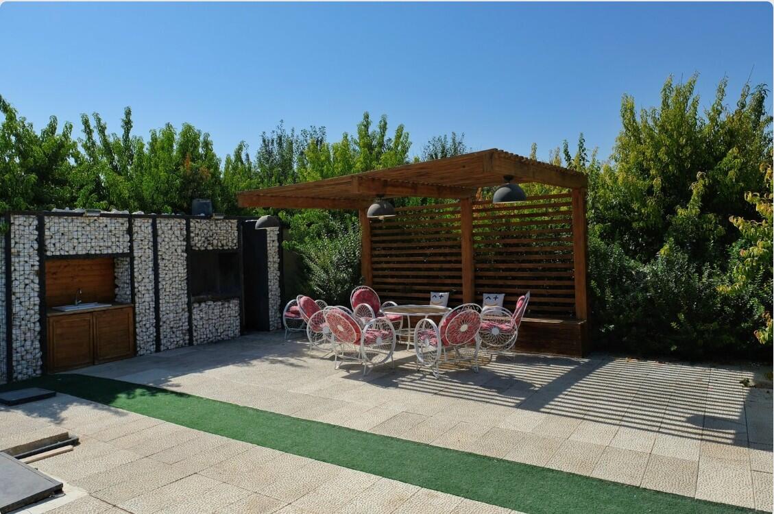 حیاط، آلاچیق و باربیکیو حیاط، آلاچیق و باربیکیو