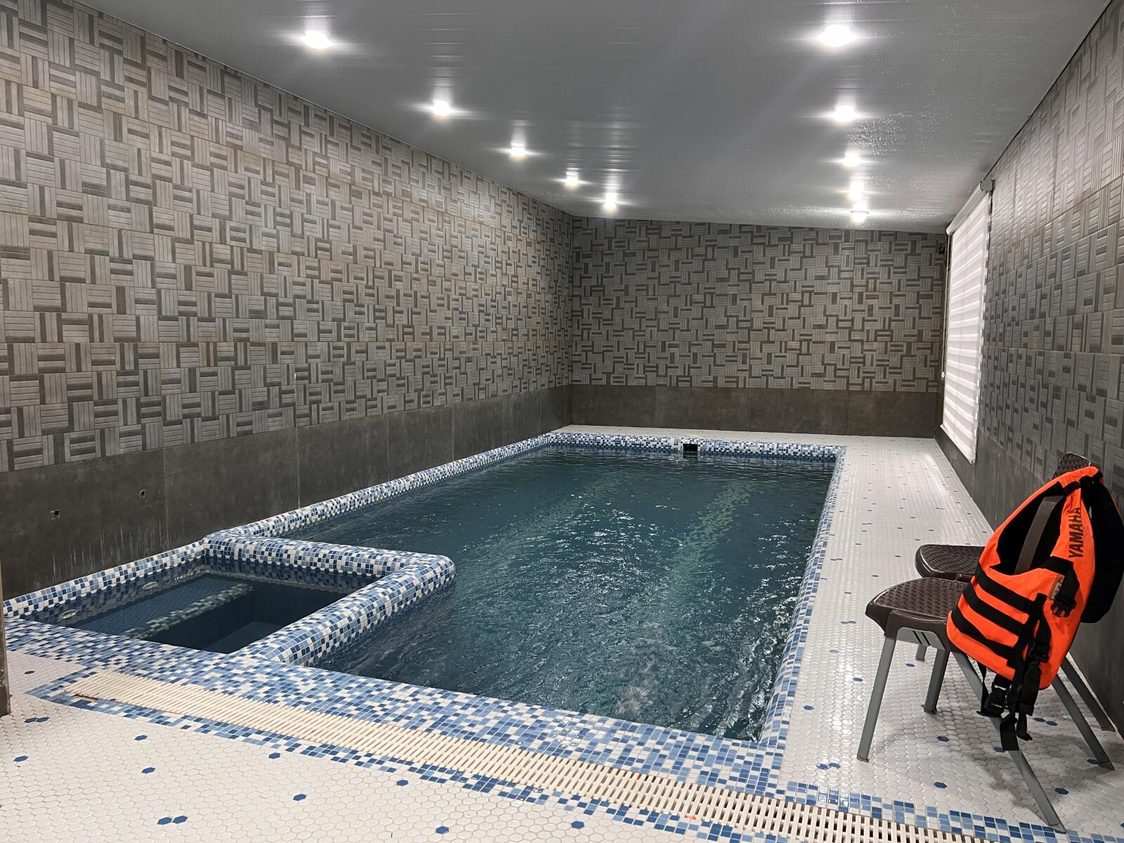 استخر و جکوزی