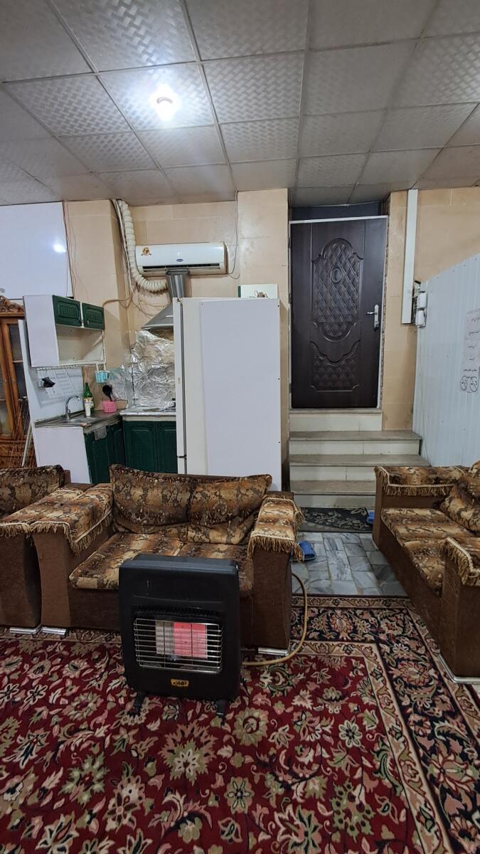 اتاق پذیرایی و آشپزخانه